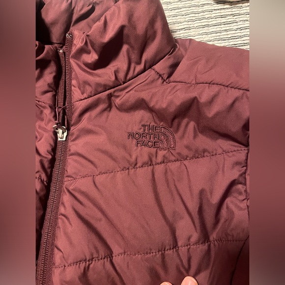 The North Face Hoodless Puffer Jacket - Picture 3 of 4